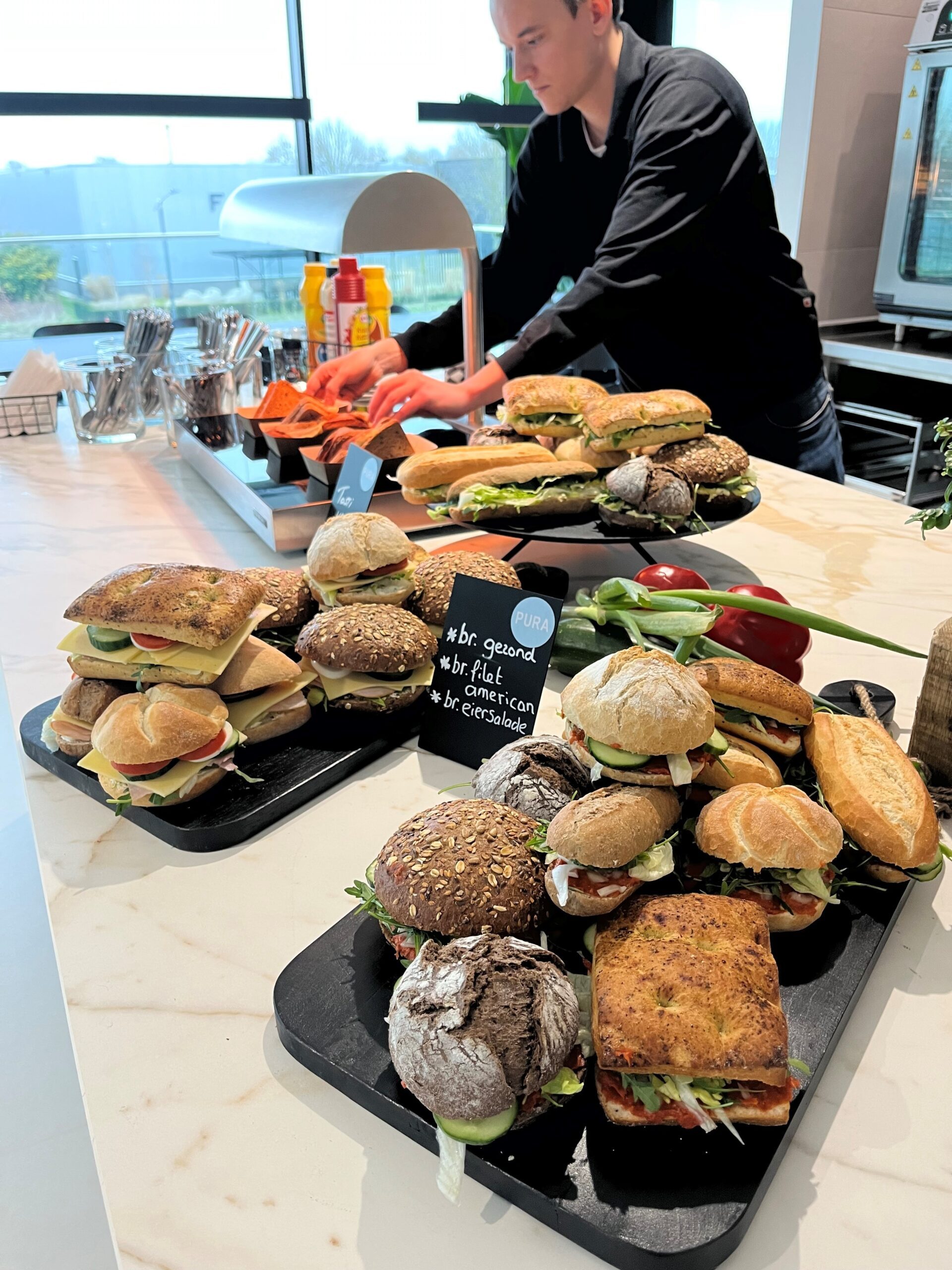 Broodjes PURA Catering